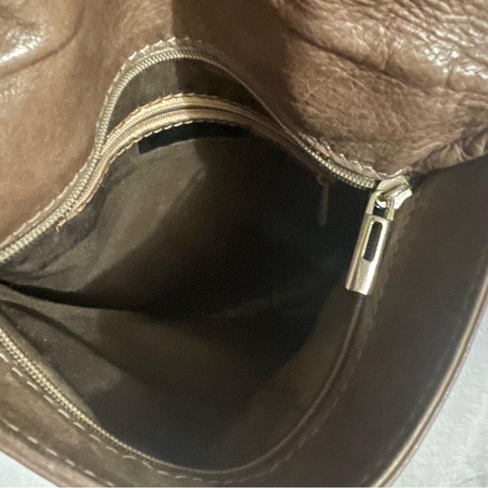 Walter Moretti Italian Leather Crossbody - Picture 12 of 15